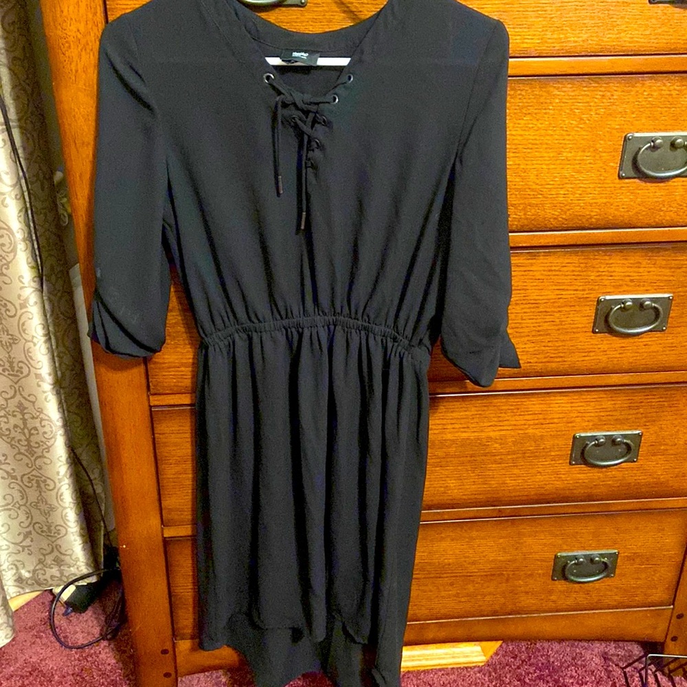 Women’s Xsmall black dress.